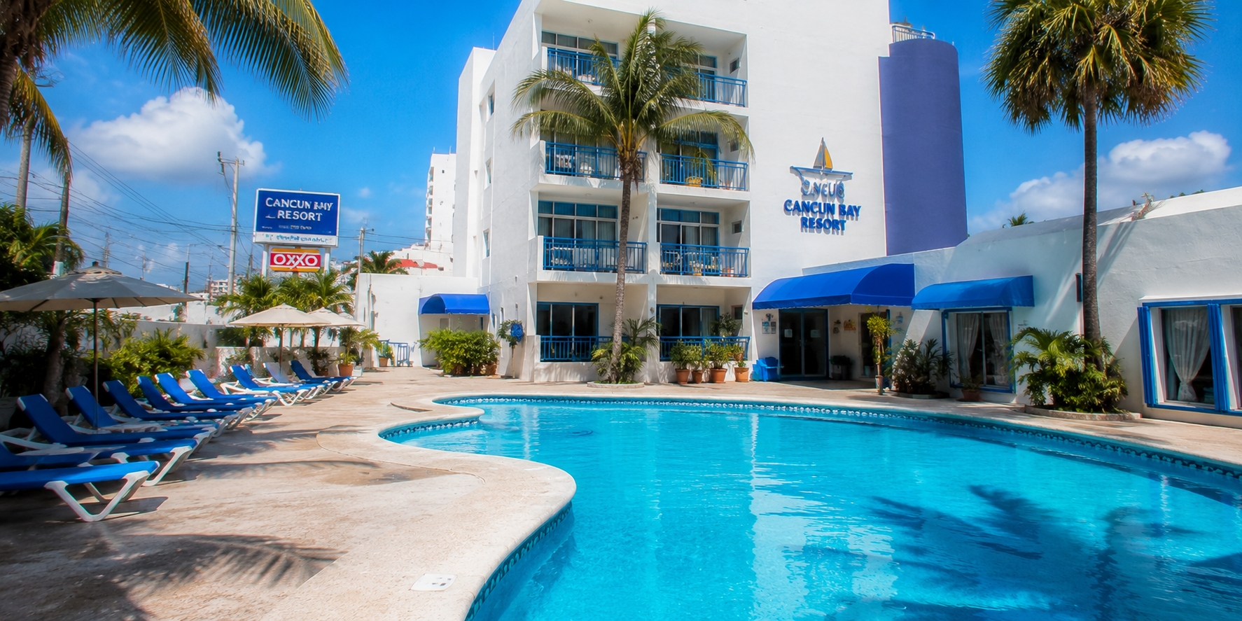 Small value hotel near Punta Cancun in the Hotel Zone